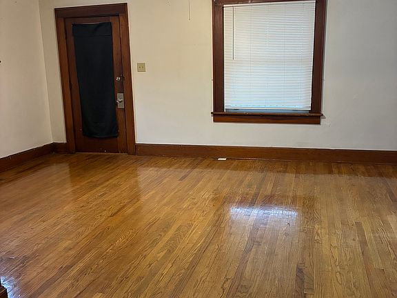 3rd image of 3004 Lafayette St