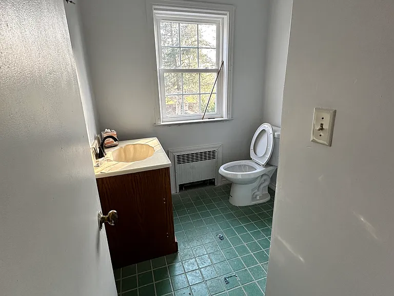 167 Kings Hwy — Photo 13