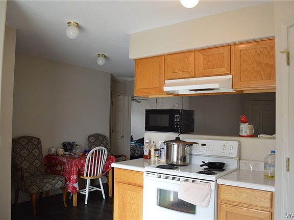 2nd image of 1876 Avalon Drive