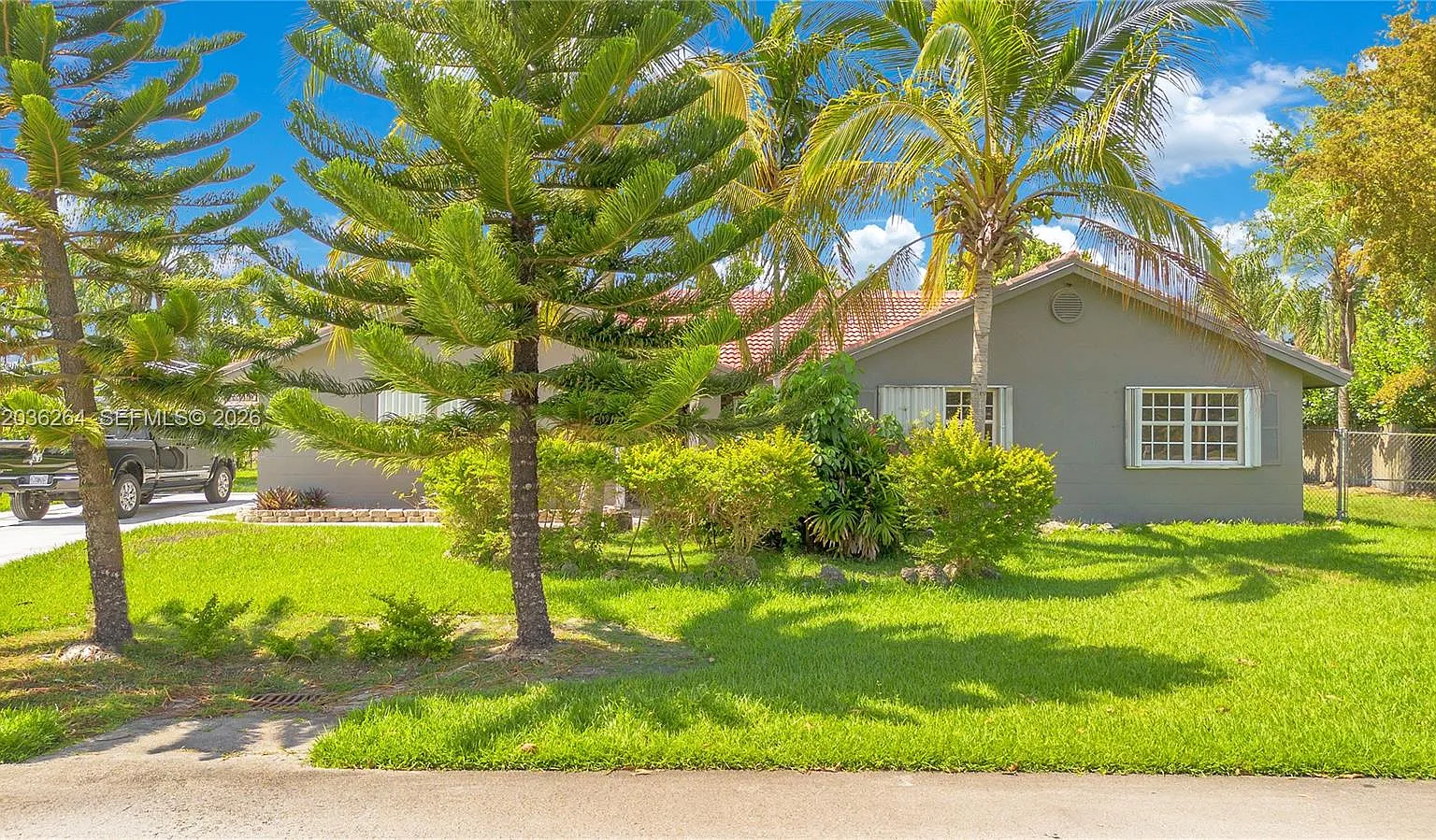 4 bed, 2.0 bath, $3,900 — Photo 4