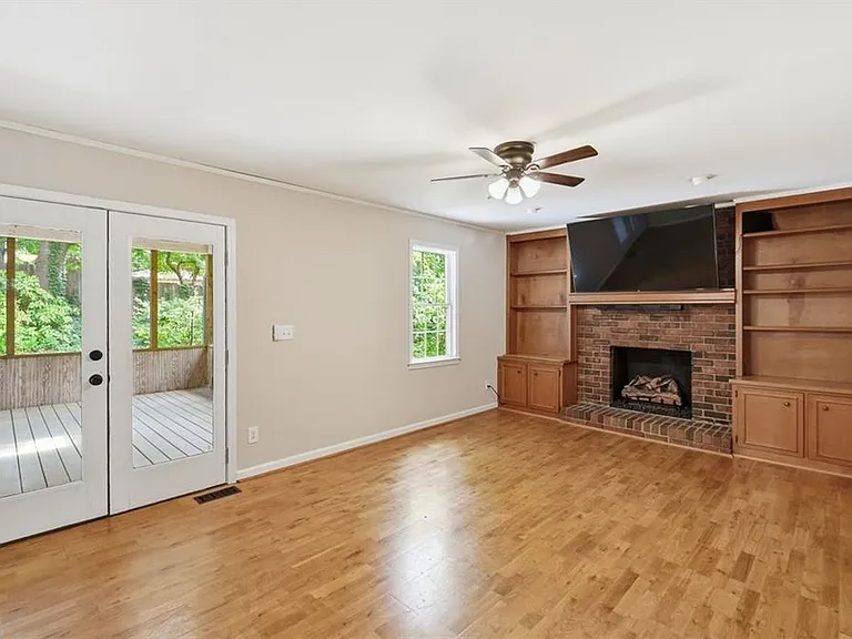 435 Stonebridge Dr — Photo 16