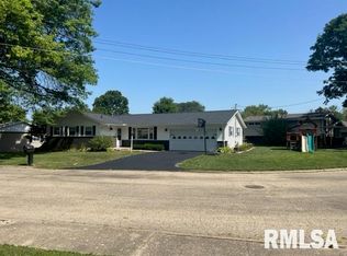 95 Longwood Dr, Canton, IL 61520