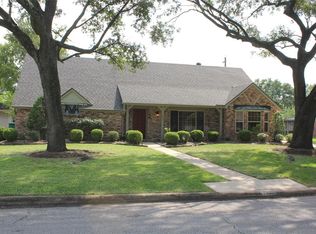7622 Montglen Dr, Houston, TX 77061