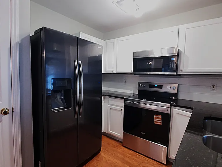 300 Cottonwood Creek Cir — Photo 12
