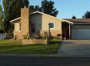 212 Coulee Dr, Washburn, ND 58577