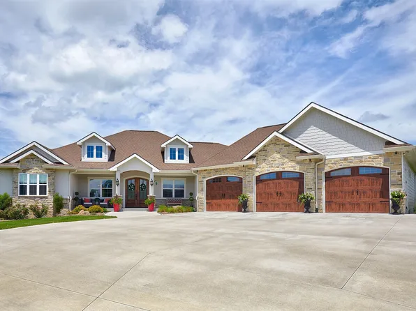 11174 NW 108th Ct, Granger, IA 50109