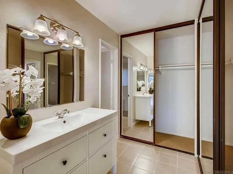 9250 Towne Centre Dr #1 — Photo 14