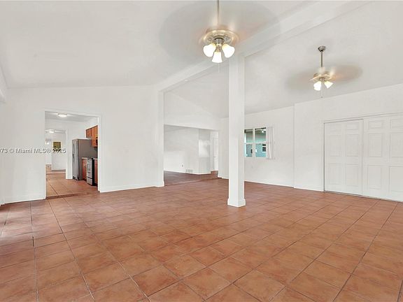 4th image of 15820 Palmetto Club Dr