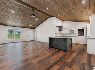 16 Hilltop View Rd, Summer Shade, KY 42166