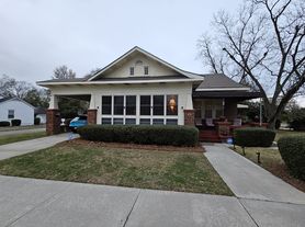 303 S Zetterower Ave
