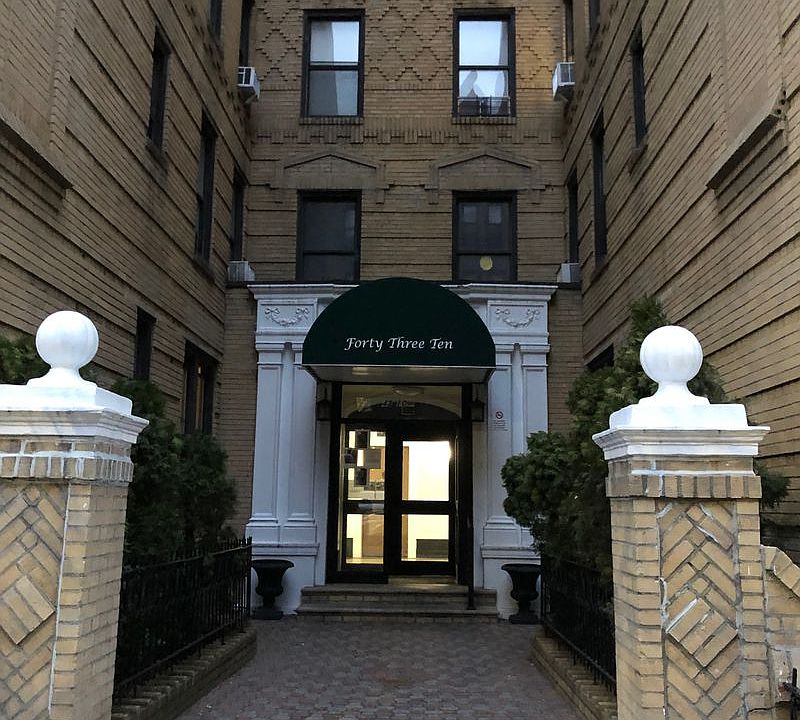 1st image of 4310 44th St APT 4E