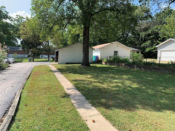 3rd image of 4632 Seibert Ave