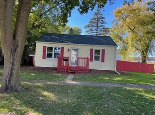 108 S 12th St, Rochelle, IL 61068