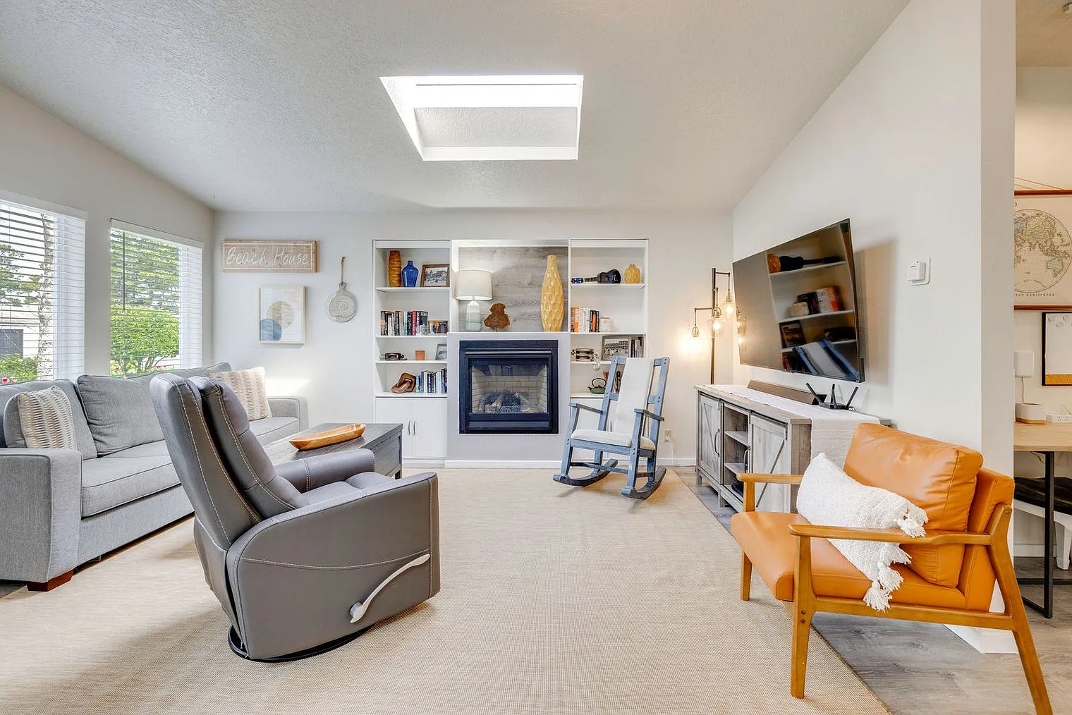 2 bed, 2.0 bath, 839 sqft, $2,505 — Photo 3