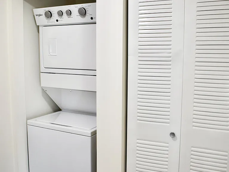 In-Unit Washer/ Dryer
