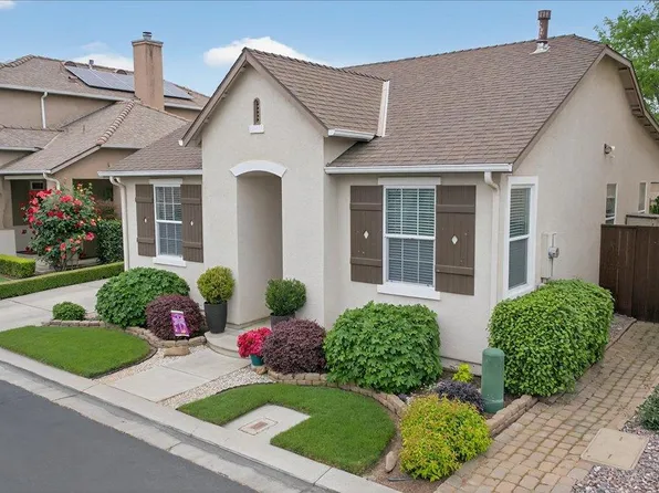 1618 N Dublin Ln, Clovis, CA 93619