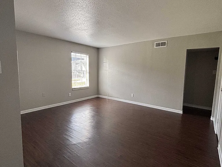 Tidwell Park Apartments — Photo 100