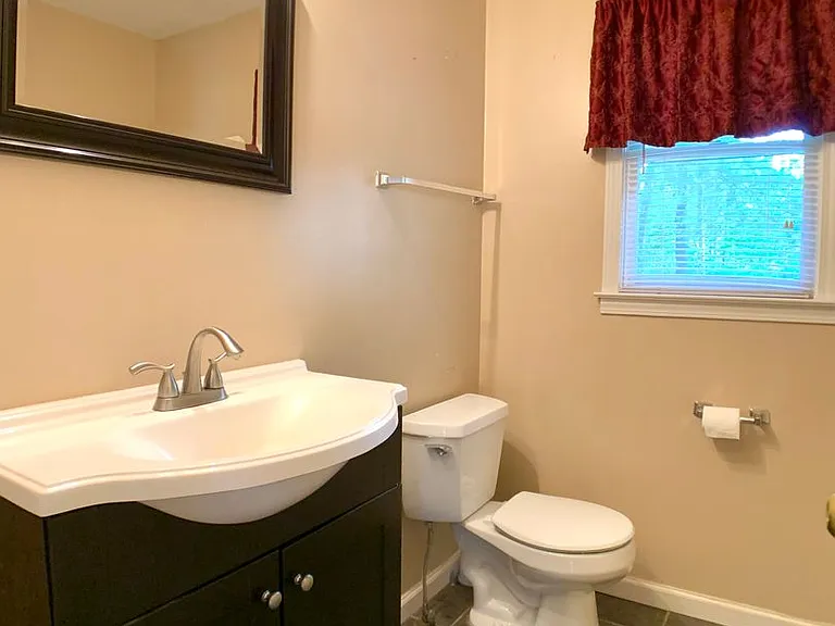763 Princeton Cir — Photo 16