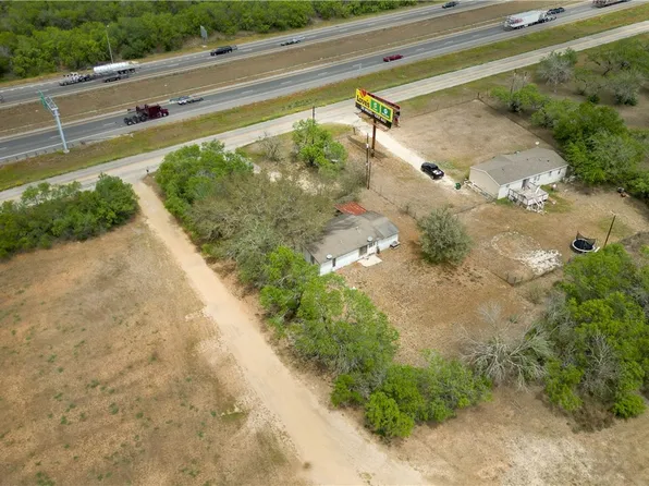 3651 E Interstate Highway 10, Seguin, TX 78155