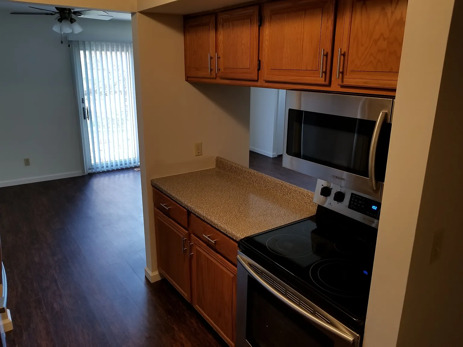 2 bed, 1.5 bath, 976 sqft, $1,650 — Photo 4