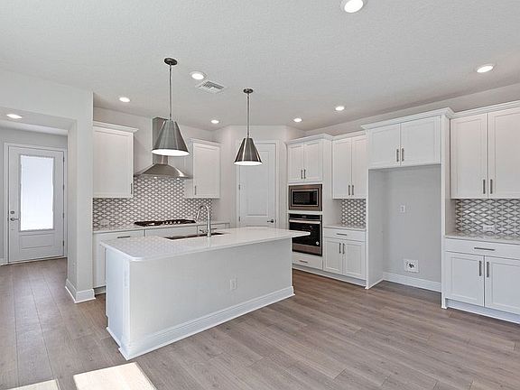 4th image of 2613 W Horatio St #1