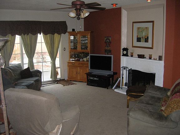 Fmly room, new carpet, dbl pane window, new lighting