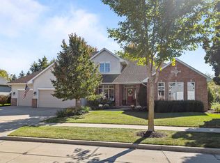 217 E Wentworth Ln, Appleton, WI 54913