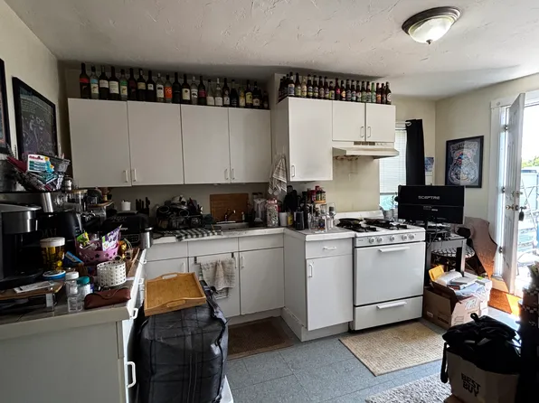 177 W 7th St #3, Boston, MA 02127