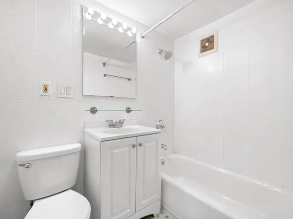 240 East 30th Street image 7 of 9