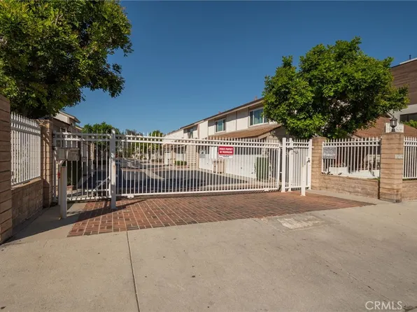 18319 Collins St APT 19, Tarzana, CA 91356