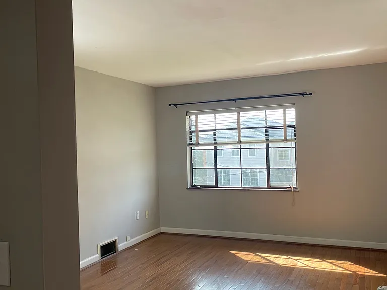 814 Ellison Ave — Photo 2