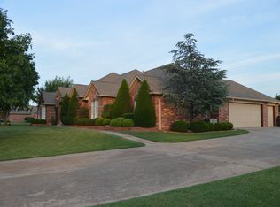 1888 Caseys Ct, Edmond, OK 73025