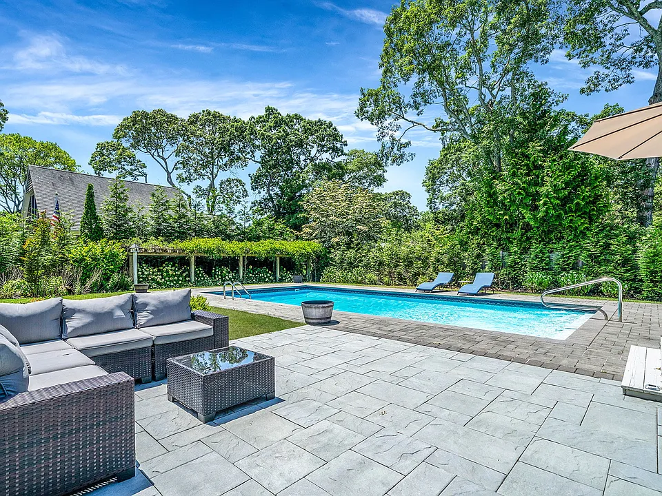 3 Crestview Dr