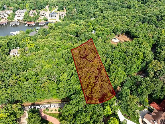 3rd image of 50 Greystone Ln