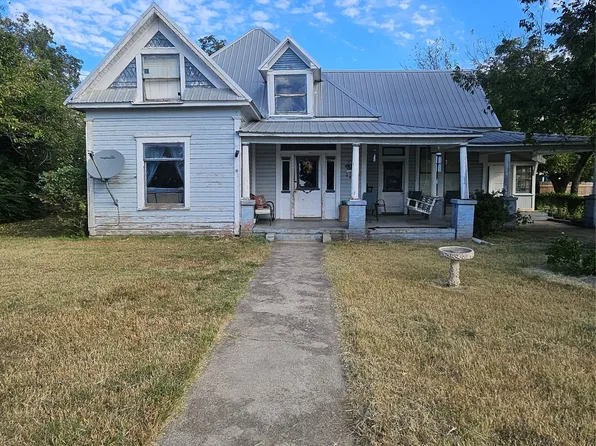 225 E Archer St, Jacksboro, TX 76458