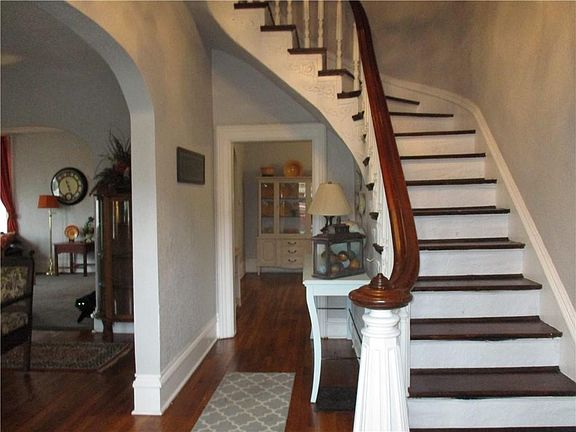 2nd image of 157 N Broadway St