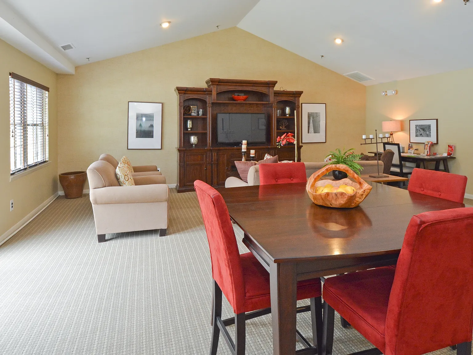 Willow Ridge Village Apartments — Photo 4