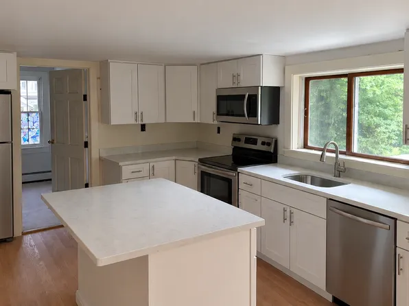 210 Sandwich St #1, Plymouth, MA 02360