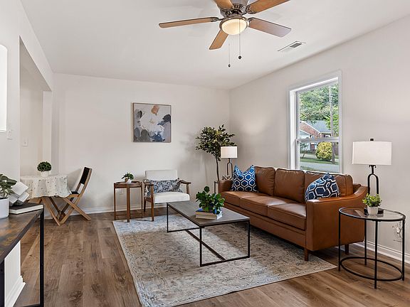 3rd image of 106 Beverly Dr
