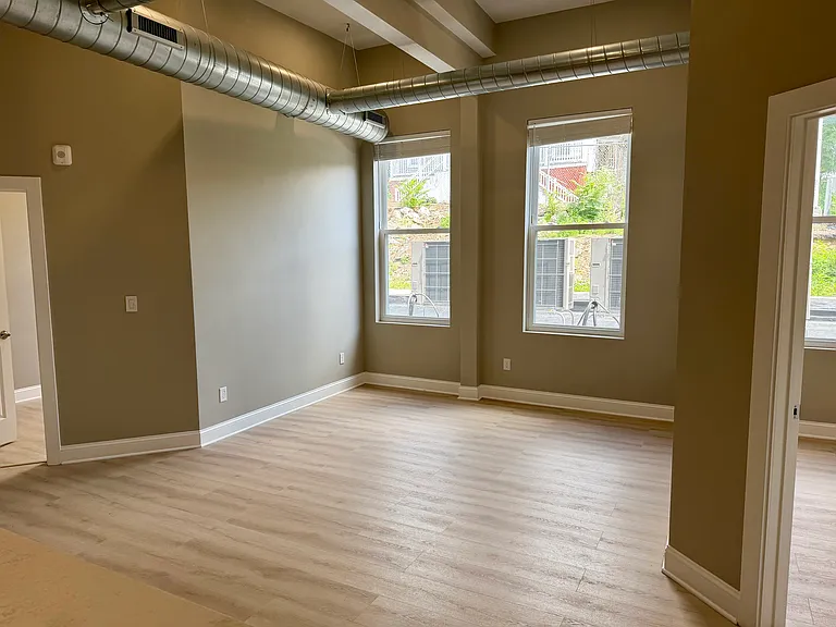 347-355 Main St #3 — Photo 6