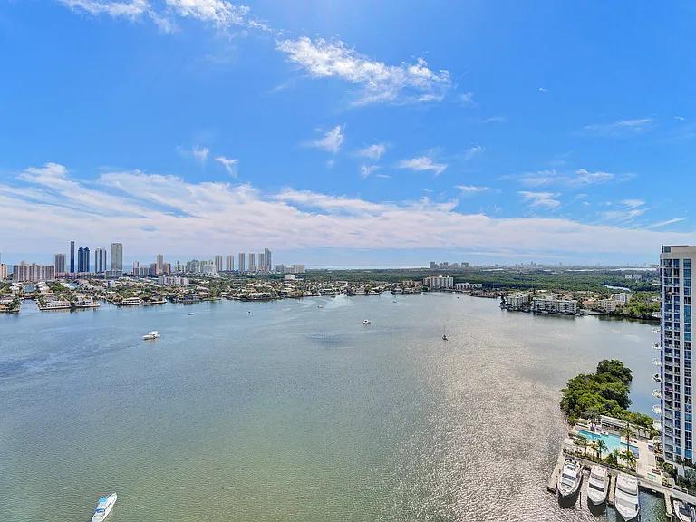 17301 Biscayne Blvd — Photo 50