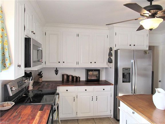 4th image of 21139 Reynolds Dr