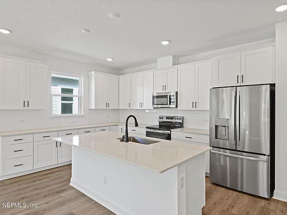 7th image of this home