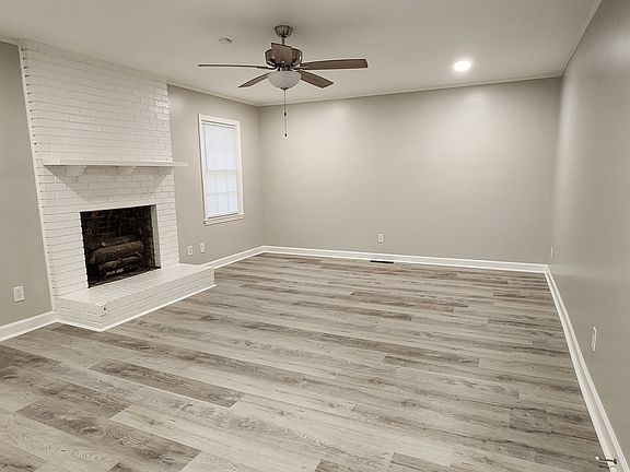 4th image of 2118 Thomwal Cir