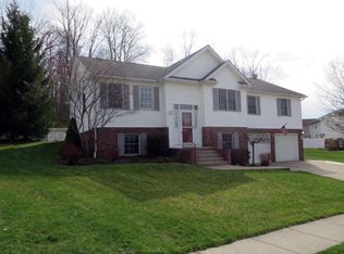 4637 Pineview Ct, Erie, PA 16506