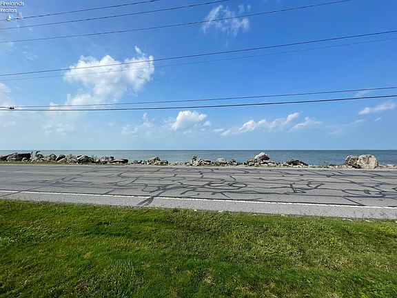 3rd image of 711 W Lakeshore Dr APT 308
