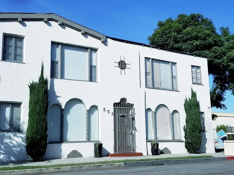 551 Daisy Ave — Photo 2