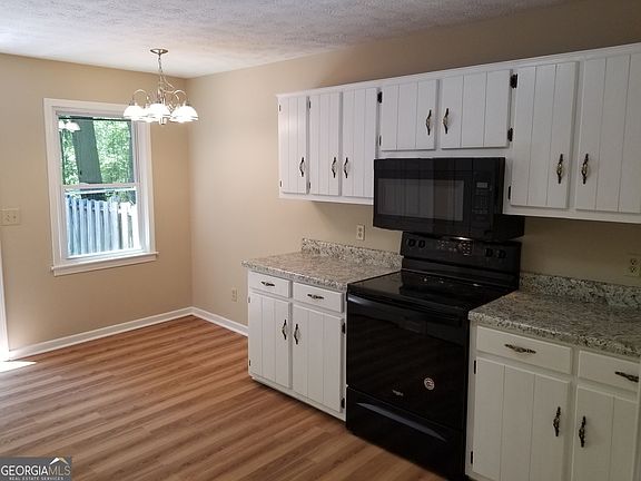 3rd image of 923 Old Summerville Rd NW