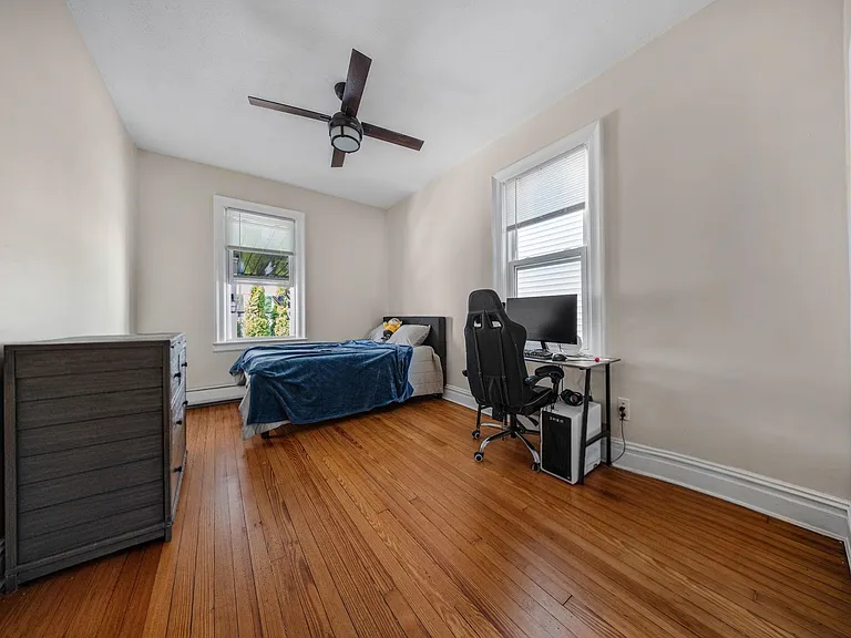 152 W 9th St #1 — Photo 27