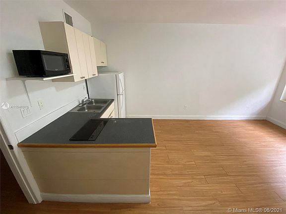 4th image of 10082 W Bay Harbor Dr APT 5